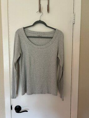 Abercrombie Women's Long-Sleeve Balletic Scoopneck Top XL
